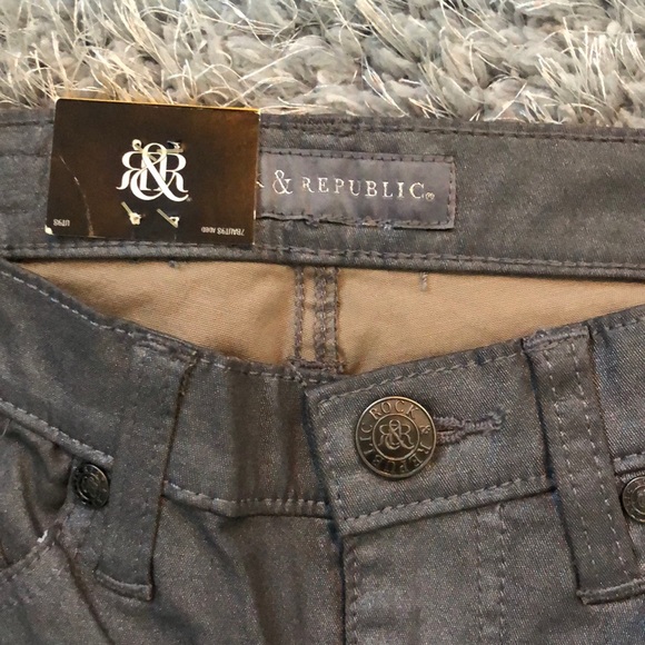 silver/grey pants - Picture 3 of 5